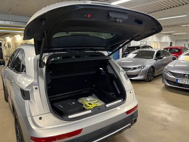 Vehicle image 19