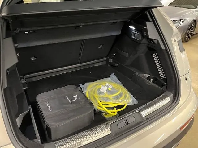 Vehicle image 20