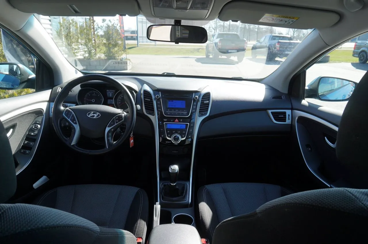 Vehicle image 23