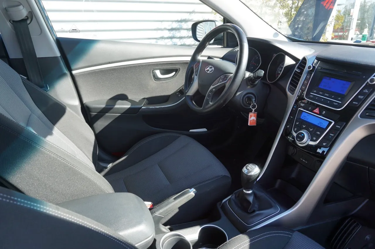 Vehicle image 22