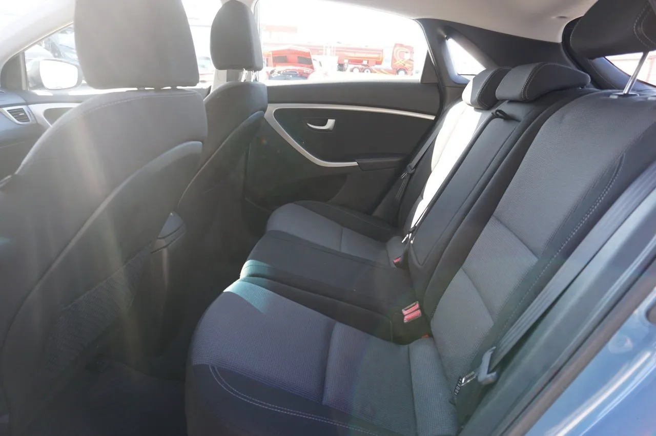 Vehicle image 21