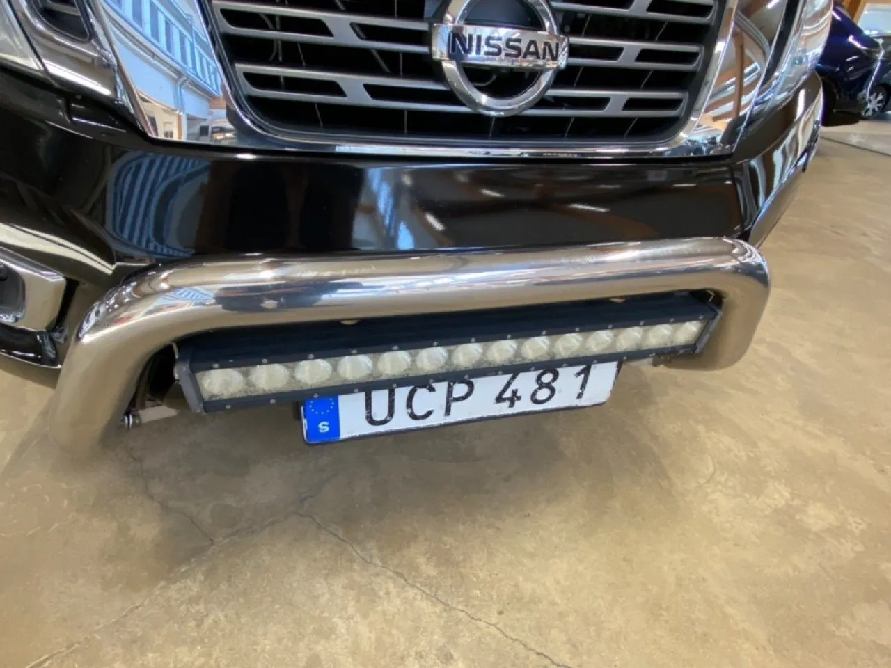 Vehicle image 18
