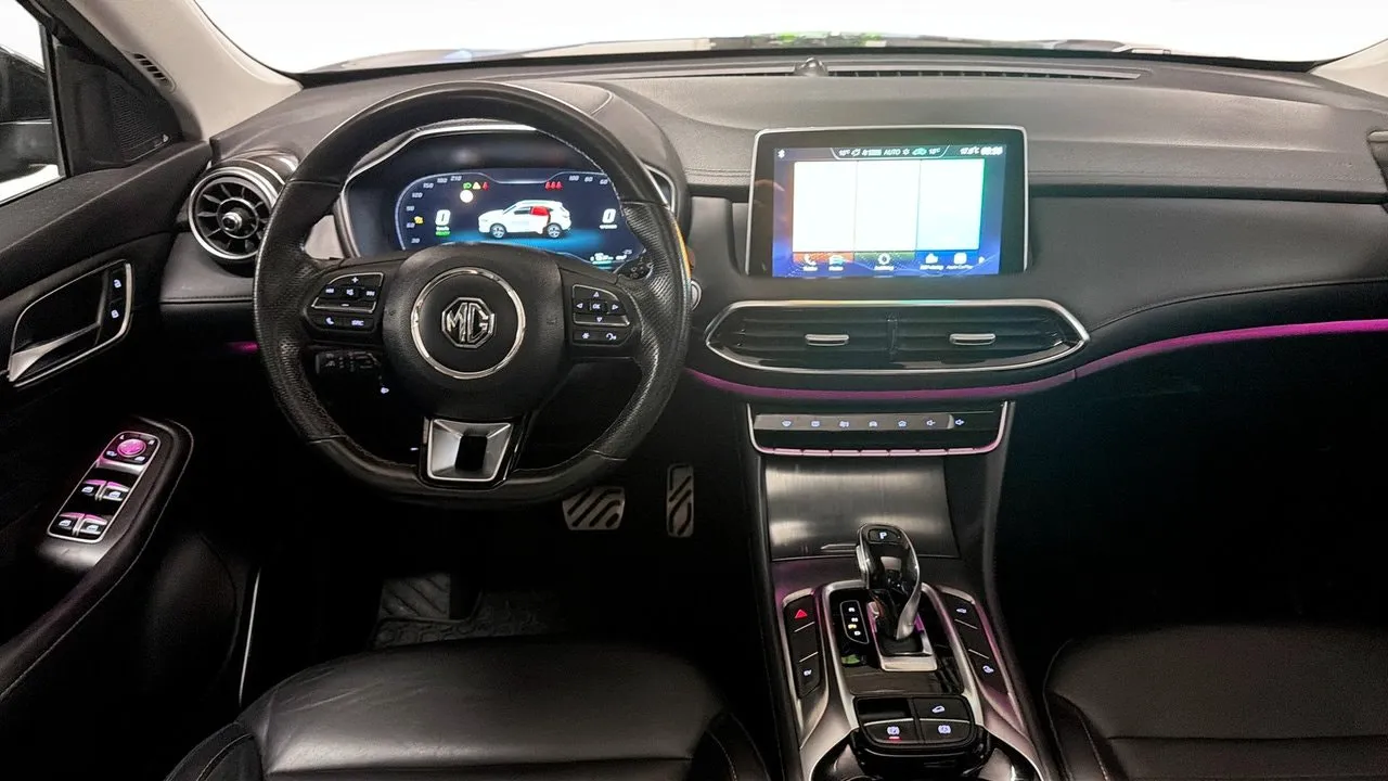 Vehicle image 15