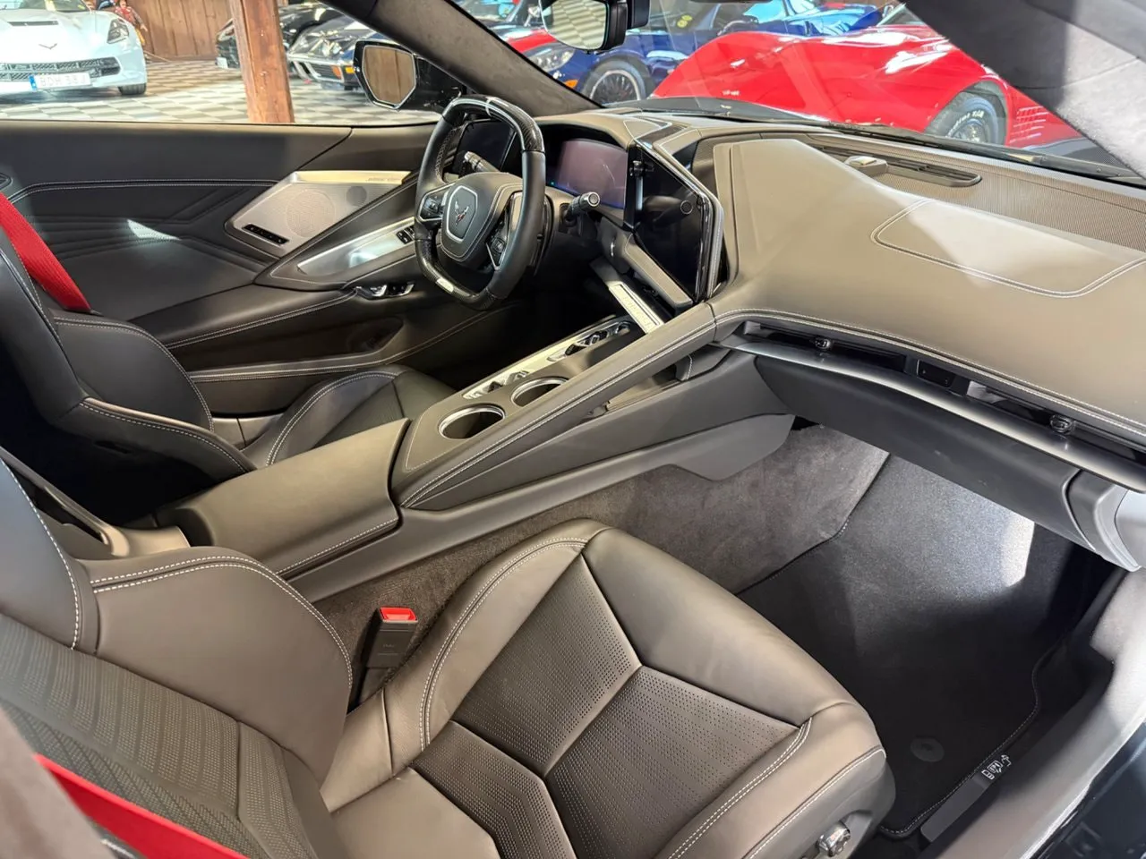Vehicle image 18