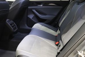 Volkswagen Passat bild 8