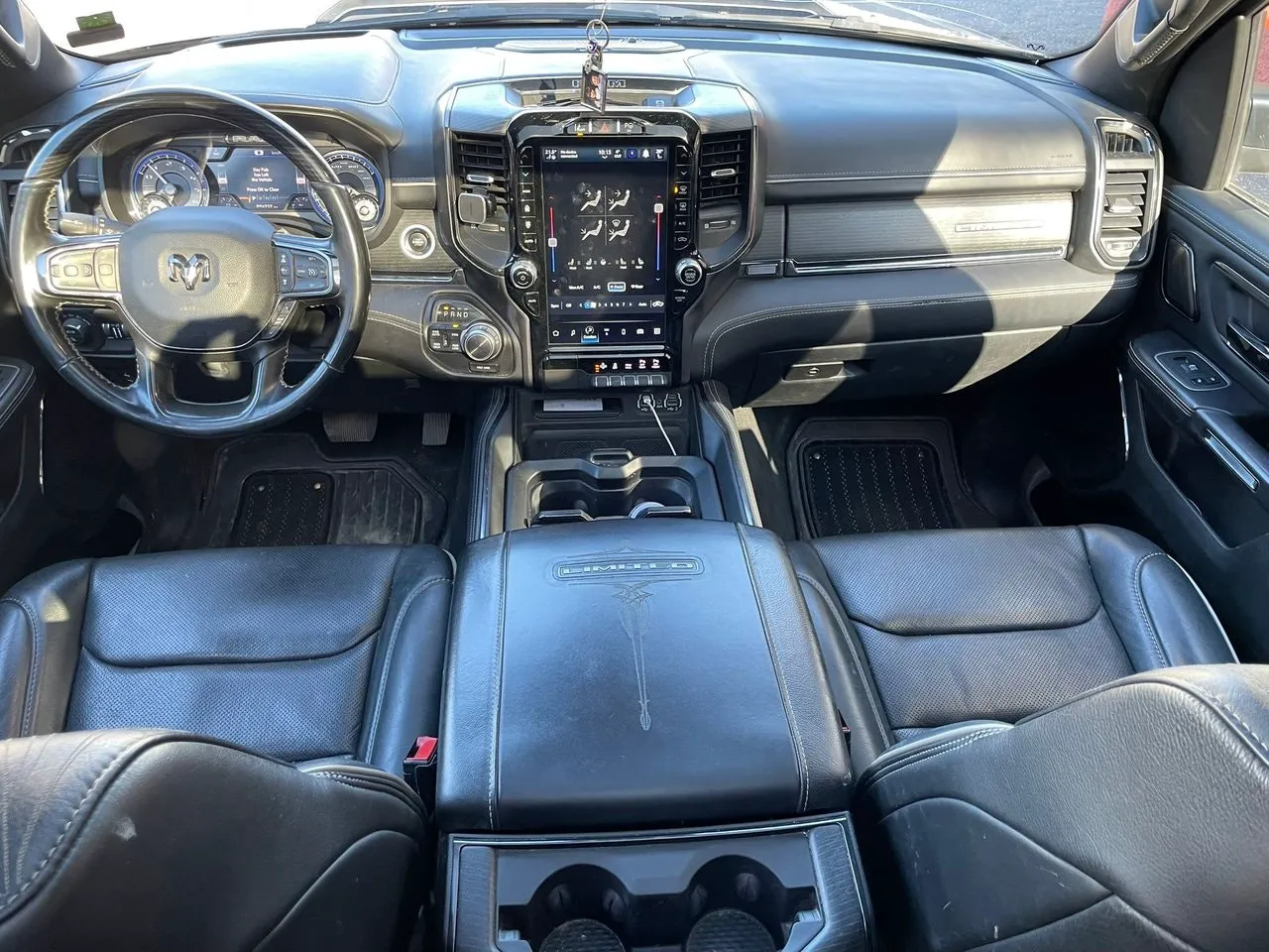 Vehicle image 7