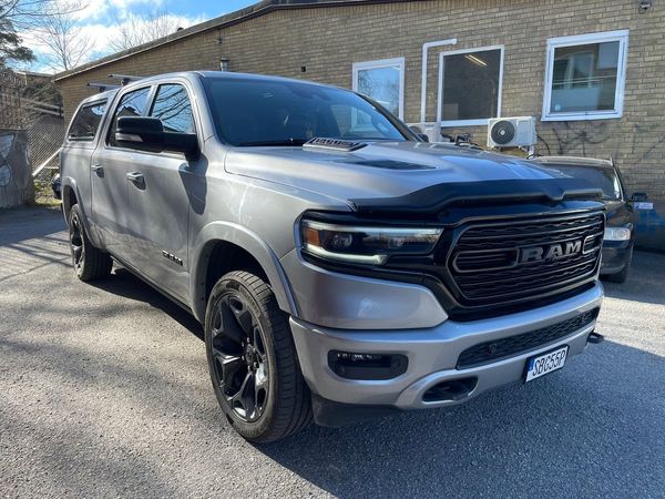 Dodge Ram Crew Cab 5.7 V8 HEMI Flex Fuel 4x4 TorqueFlite NIGHT - 2022
