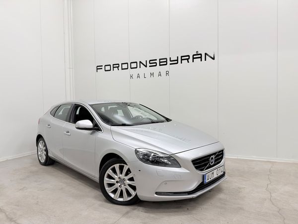 Volvo V40 D2 Summum 1-Ägare D-värm Kamera Skinn Drag - 2013
