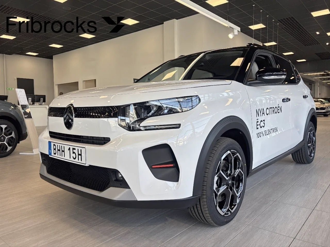 Vehicle image 16