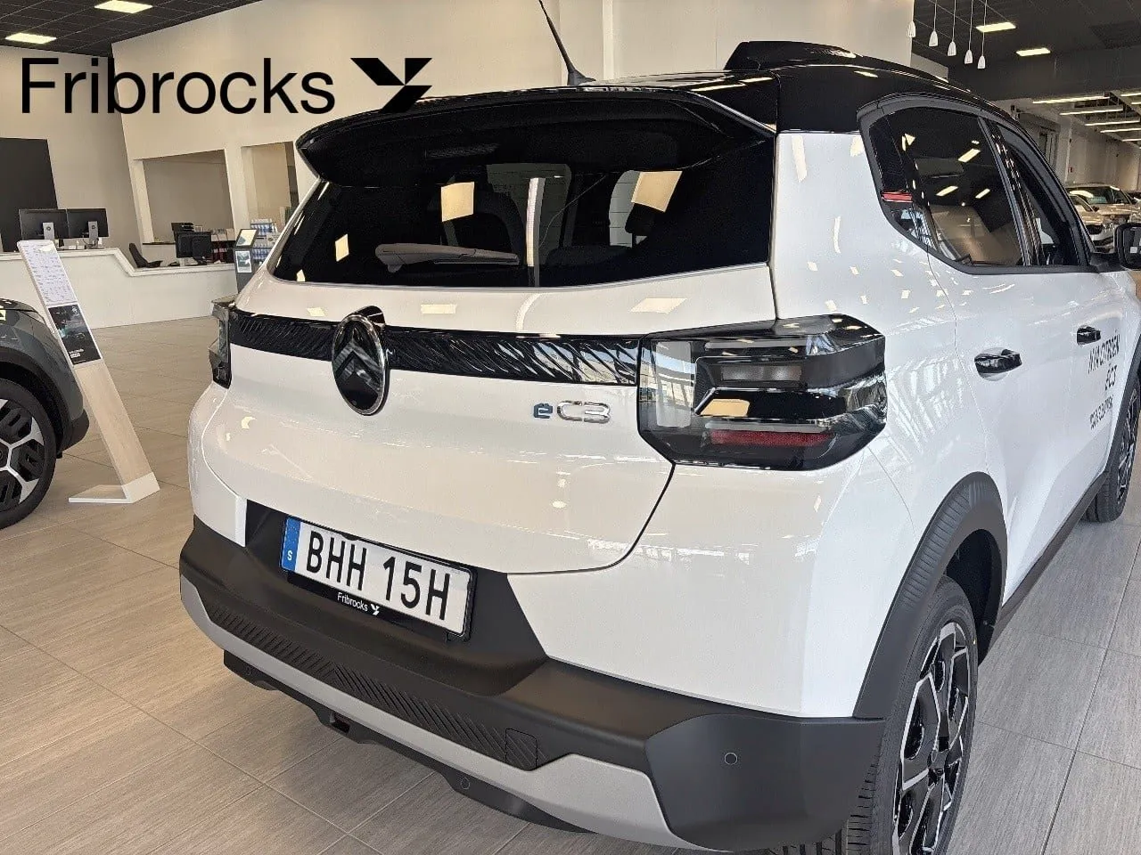 Vehicle image 20