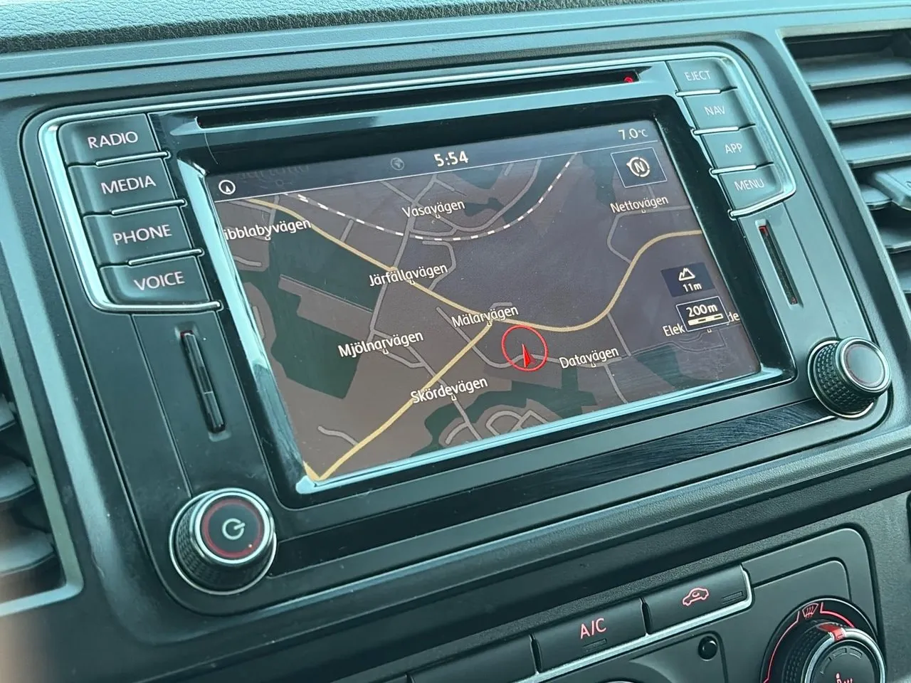 Vehicle image 14