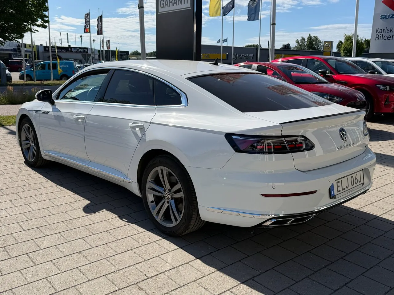 Vehicle image 5