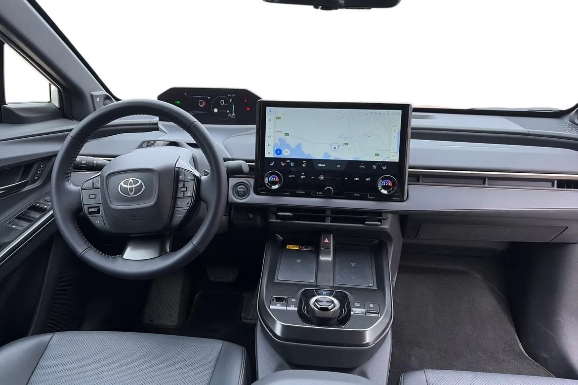 Vehicle image 7