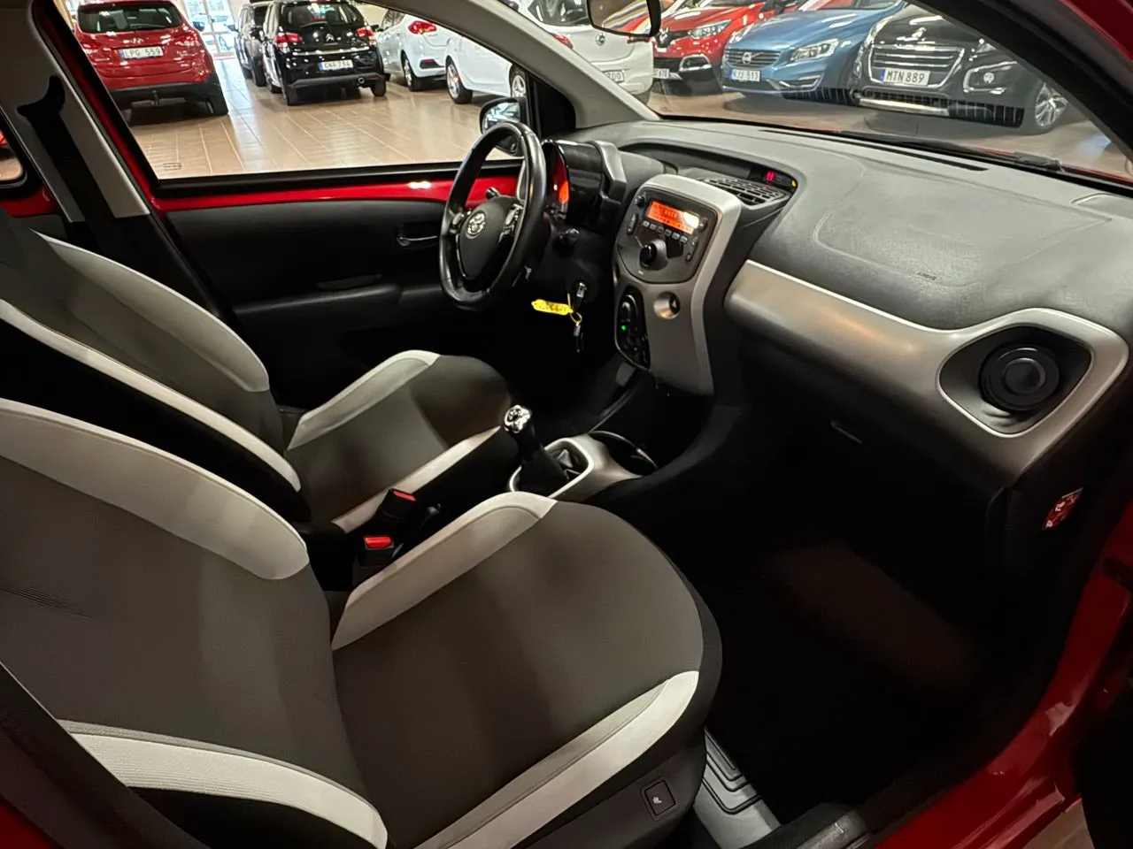 Vehicle image 7