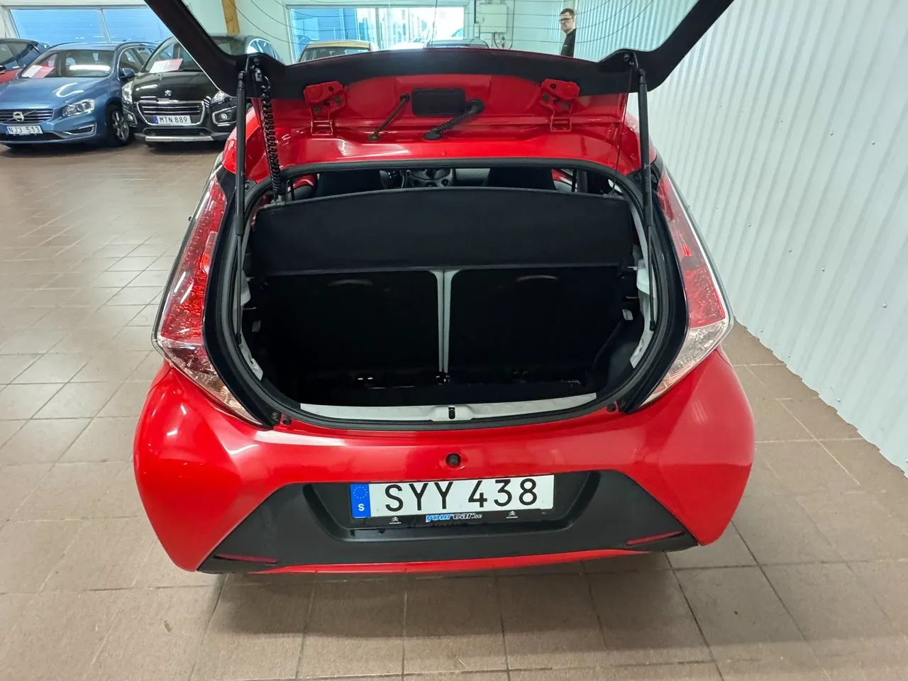 Vehicle image 6