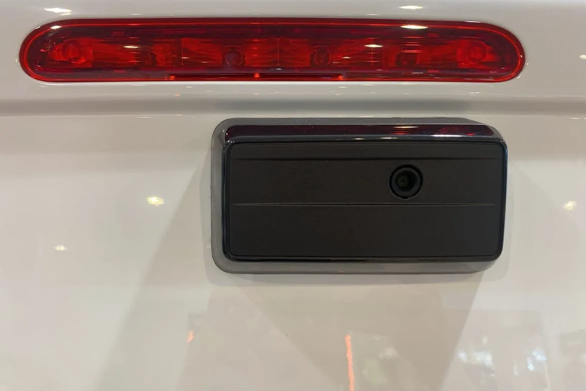 Vehicle image 13